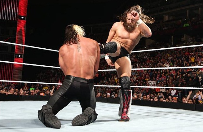 Смотреть WWE Monday Night Raw 02.02.2015
